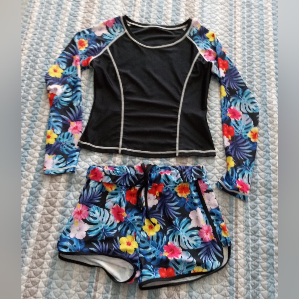 Used Floral Long Sleeve Rash Guard Set